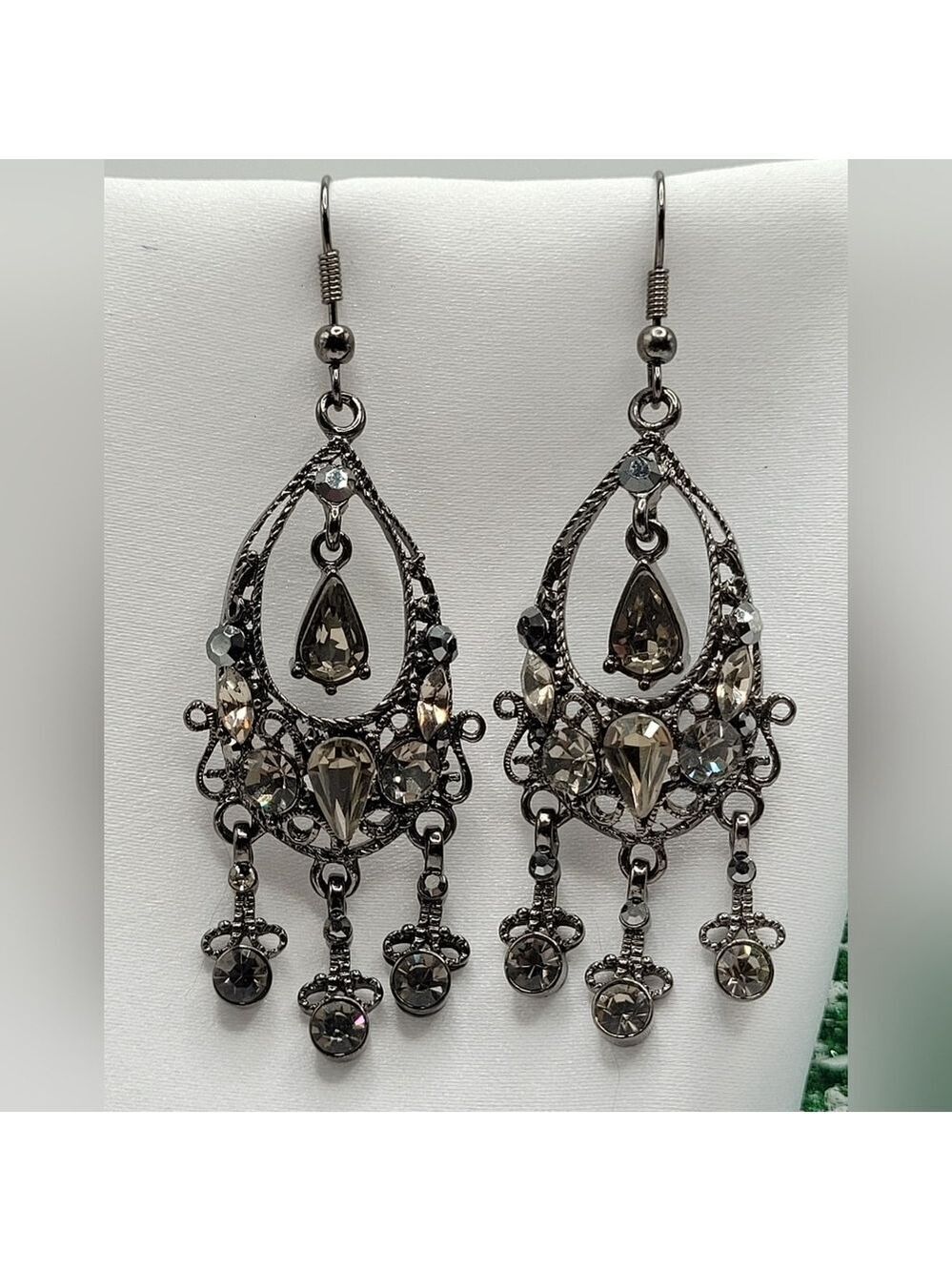 ✨2/$10✨ Black Teardrop Marcasite Dangle Earrings Chandelier Laura Elegant